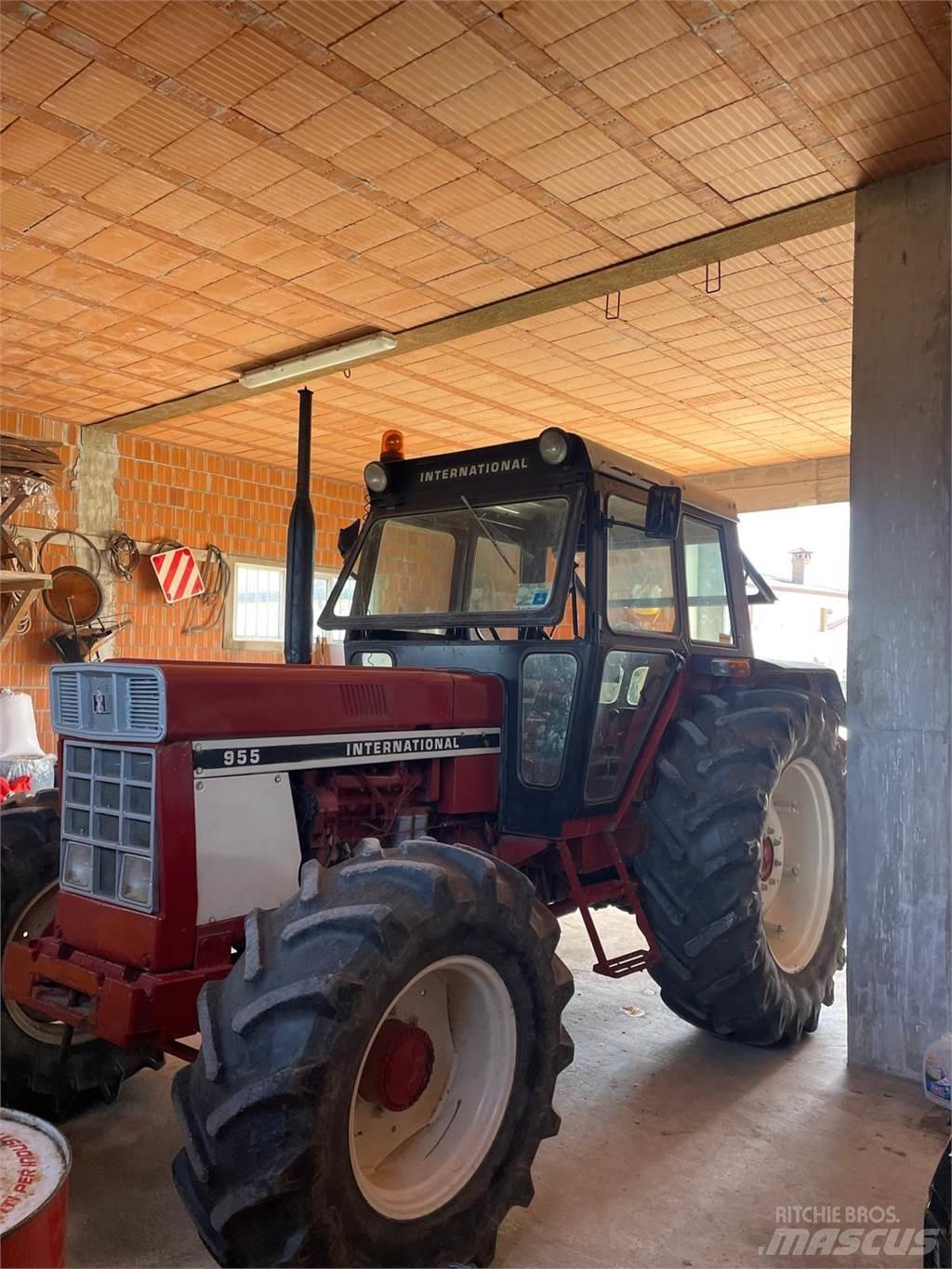 International 955 Трактора