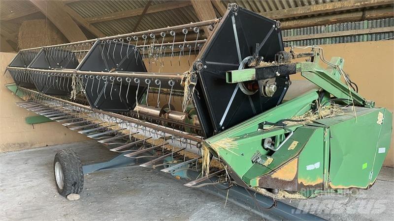 Fendt 6330 Зерноуборочные комбайны
