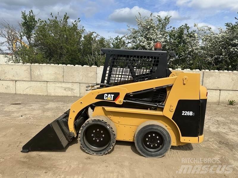 CAT 226B Строительная техника - Другие