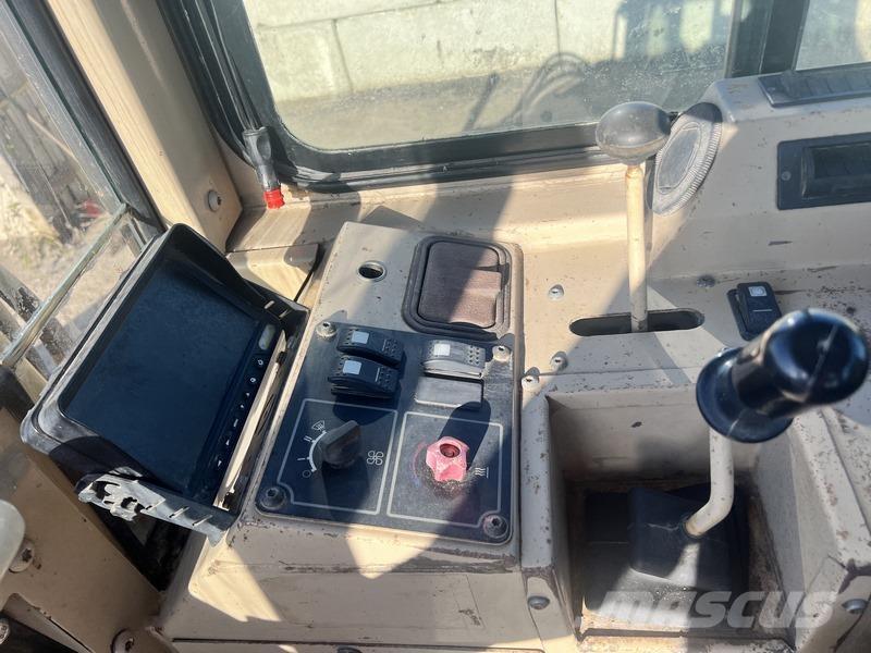 CAT 939 Строительная техника - Другие