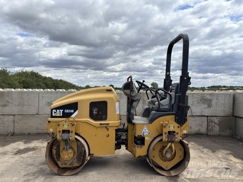 CAT CB24 B Катки тротуарные
