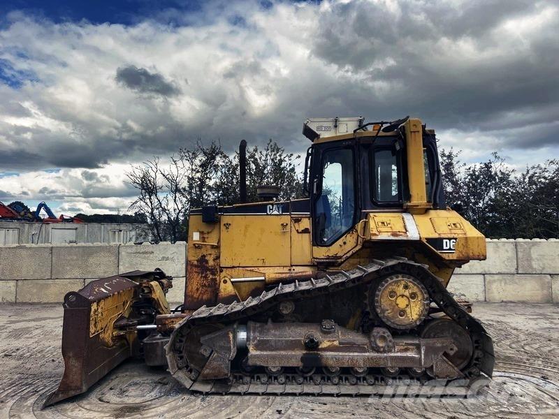 CAT D6M Гусеничные бульдозеры
