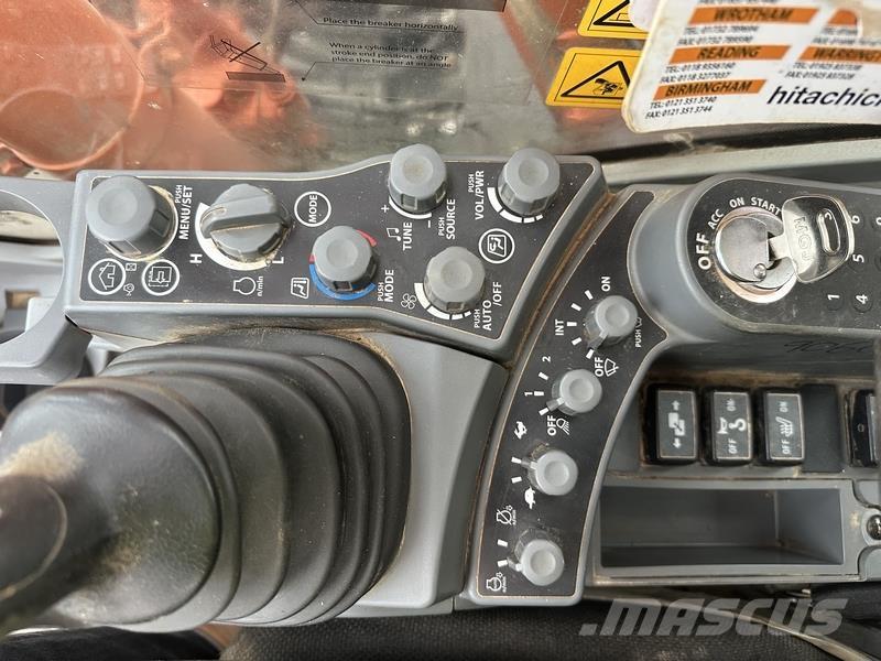 Hitachi ZX130 Гусеничные экскаваторы