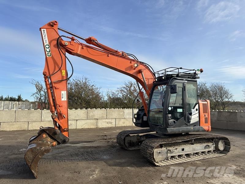 Hitachi ZX135 Гусеничные экскаваторы