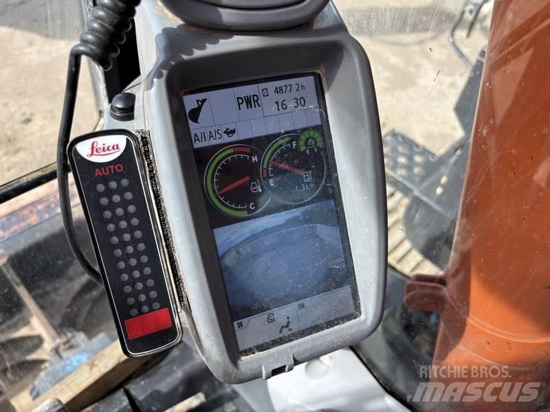 Hitachi ZX135 US-6 Гусеничные экскаваторы