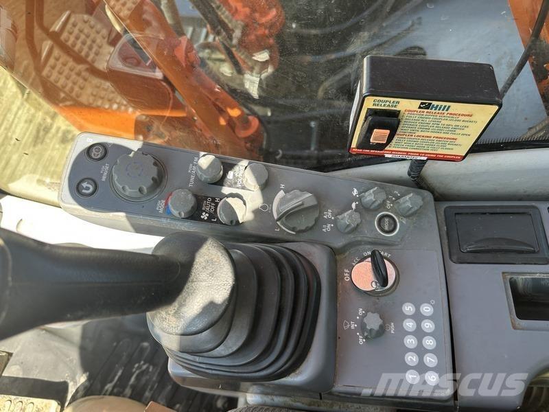 Hitachi ZX210LC-6 Гусеничные экскаваторы
