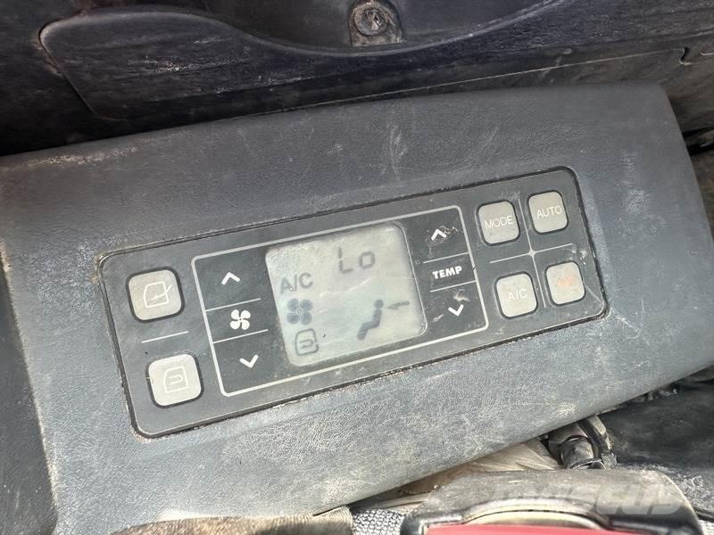 Hyundai HX130LCR Гусеничные экскаваторы