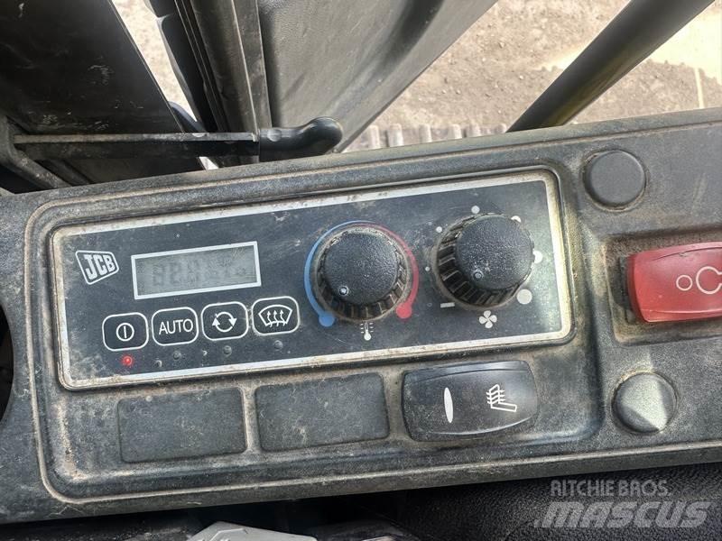 JCB JS220 LC Гусеничные экскаваторы