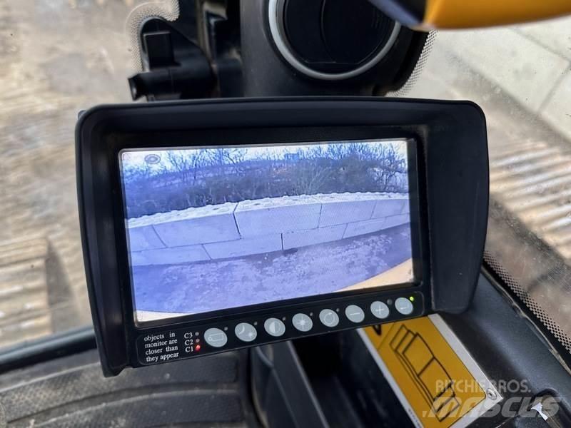 JCB JS370 LC T4 Гусеничные экскаваторы