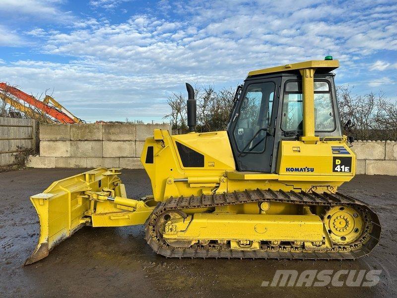 Komatsu D41E-6 Гусеничные бульдозеры