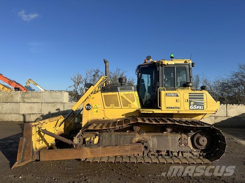 Komatsu D65 PXI Гусеничные бульдозеры