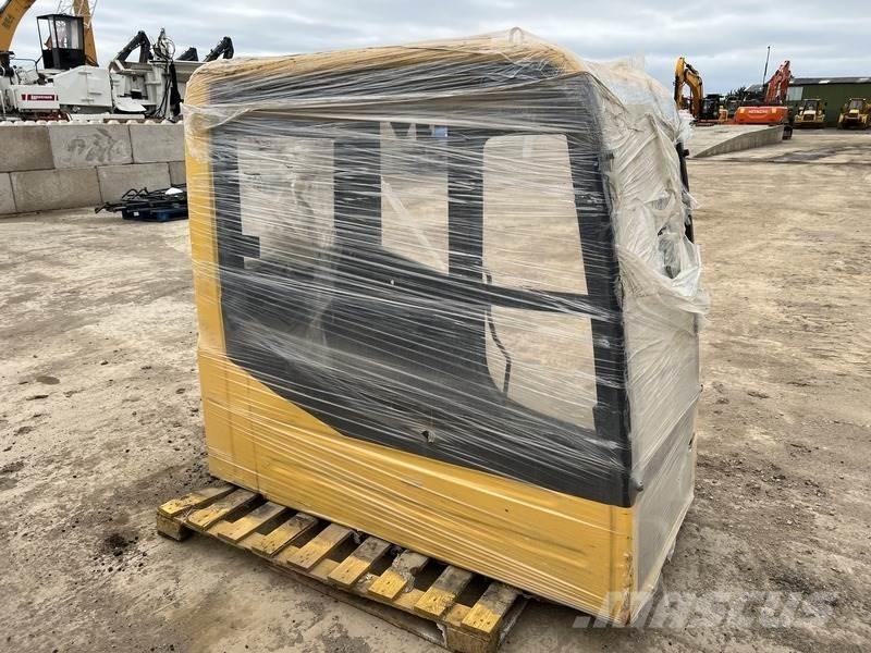 Komatsu PC130-8 Строительная техника - Другие