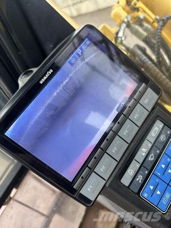 Komatsu PC490 LC-10 Гусеничные экскаваторы