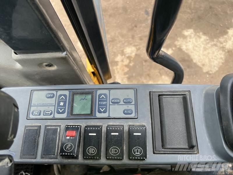 LiuGong CLG933 Гусеничные экскаваторы
