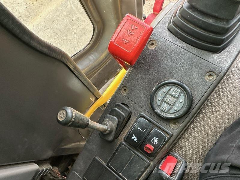 Volvo ECR235 DL Экскаваторы для разрушения