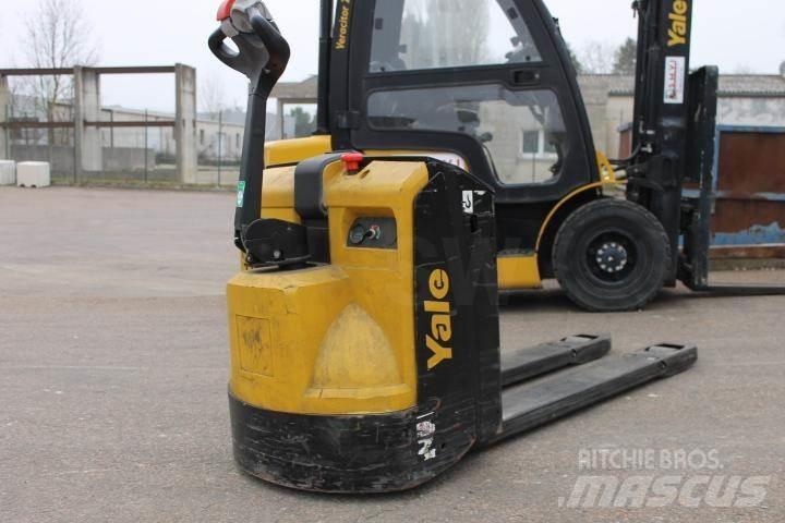 Yale MP20AC Ручные электрические тележки