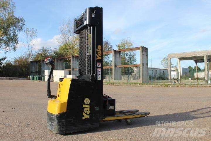 Yale MS12AC Ручные штабелёры с электроподъёмом