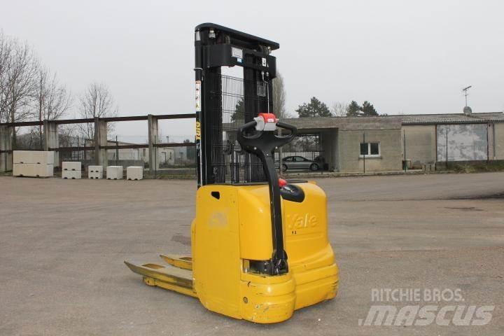 Yale MS12AC Ручные штабелёры с электроподъёмом