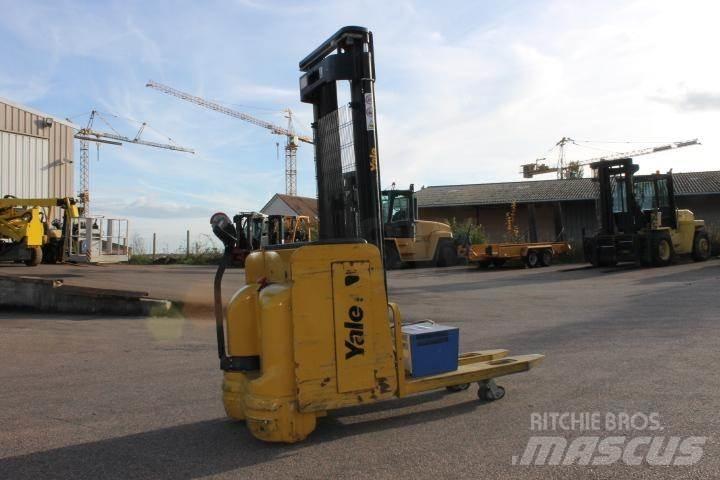 Yale MS14AC Ручные штабелёры с электроподъёмом