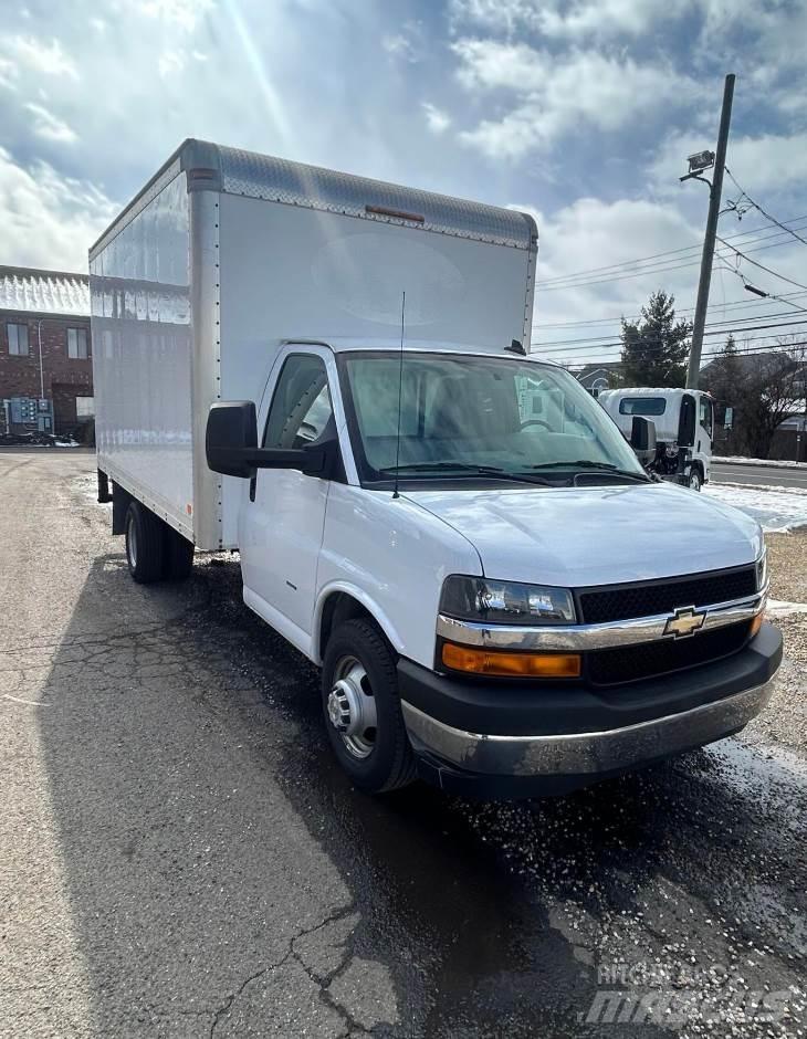 Chevrolet 3500 Грузовики-Фургоны