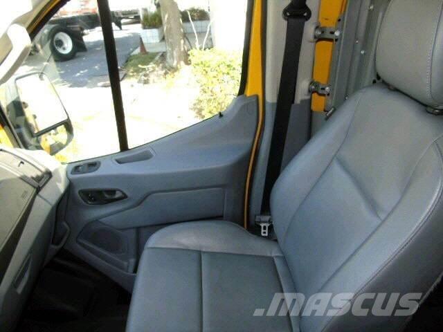 Ford TRANSIT 250 CAR Грузовики-Фургоны