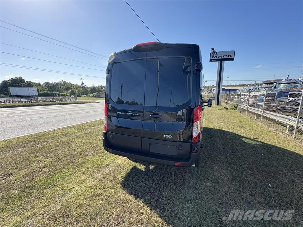 FRD 250 TRANS Грузовики-Фургоны