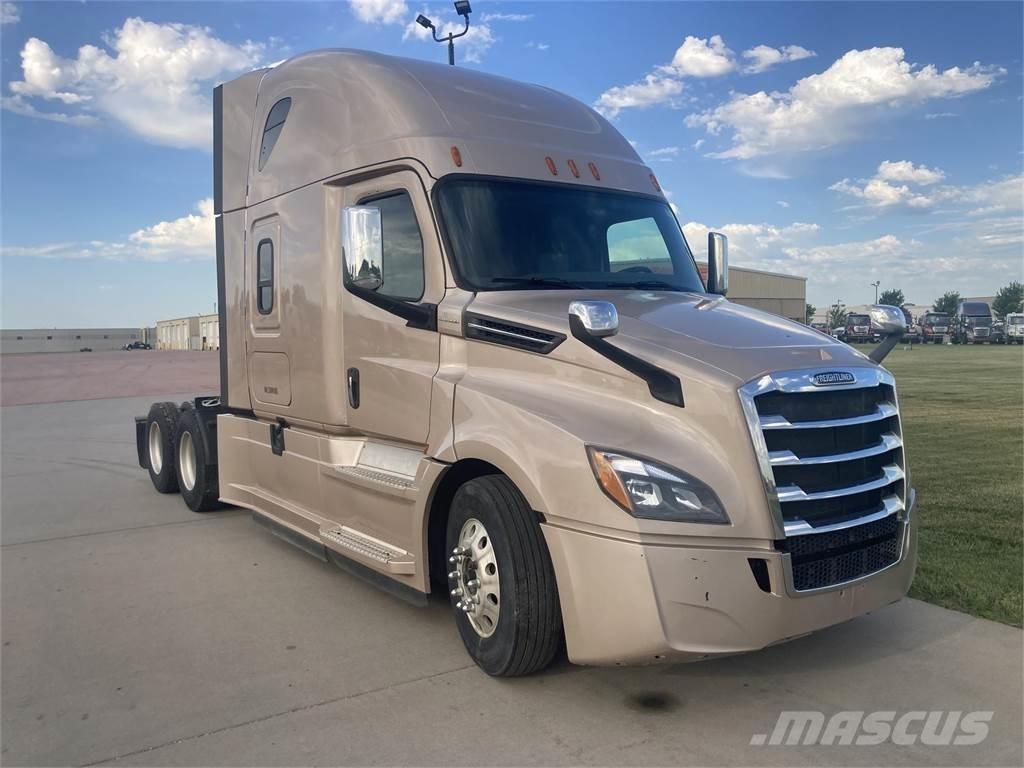 Freightliner  Седельные тягачи