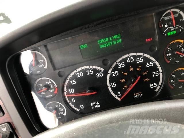 Freightliner 114SD Шасси с кабиной
