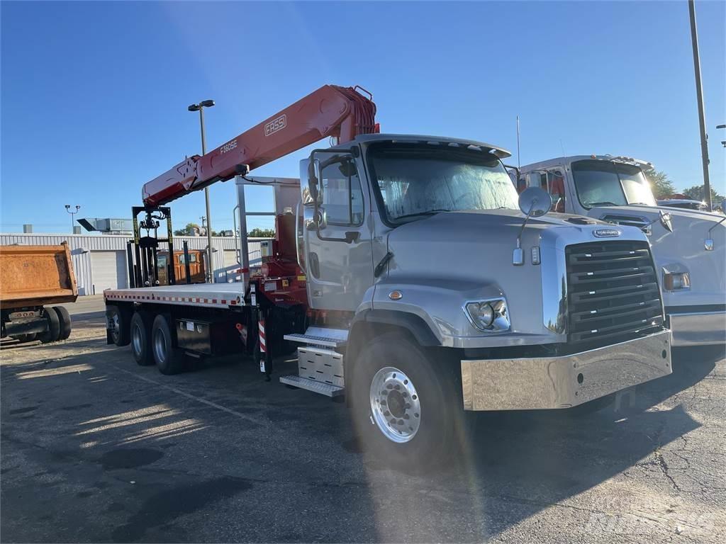 Freightliner 114SD Шасси с кабиной