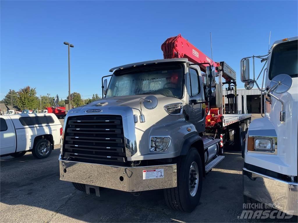 Freightliner 114SD Шасси с кабиной