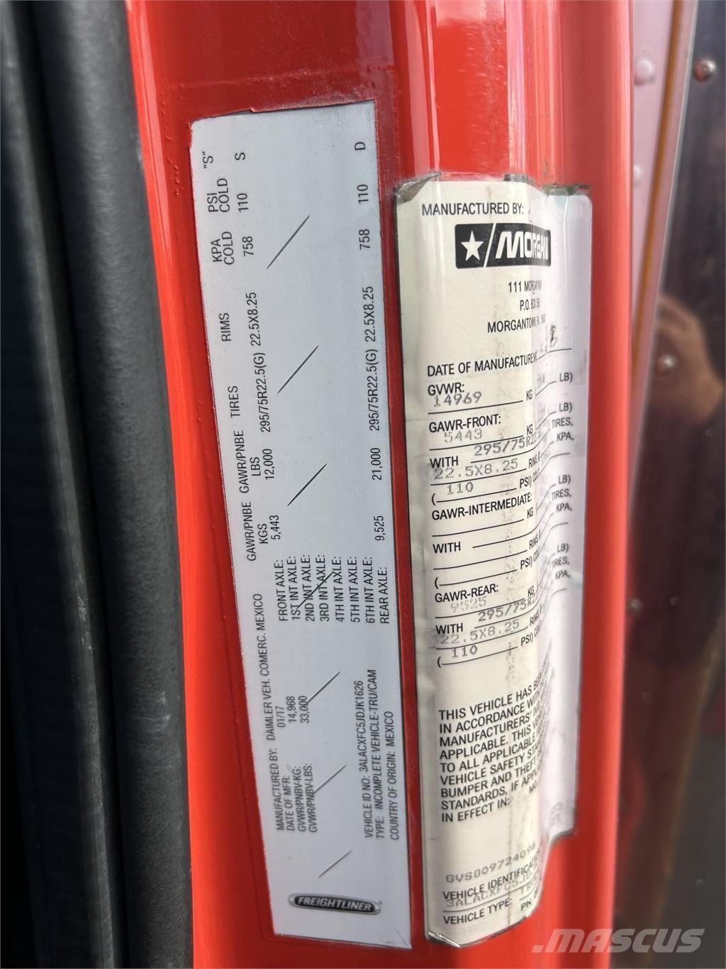 Freightliner M2 Грузовики-Фургоны