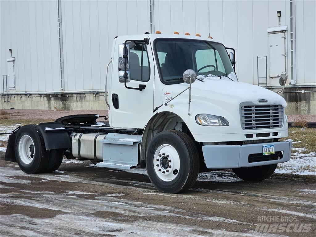 Freightliner M2 106 Седельные тягачи
