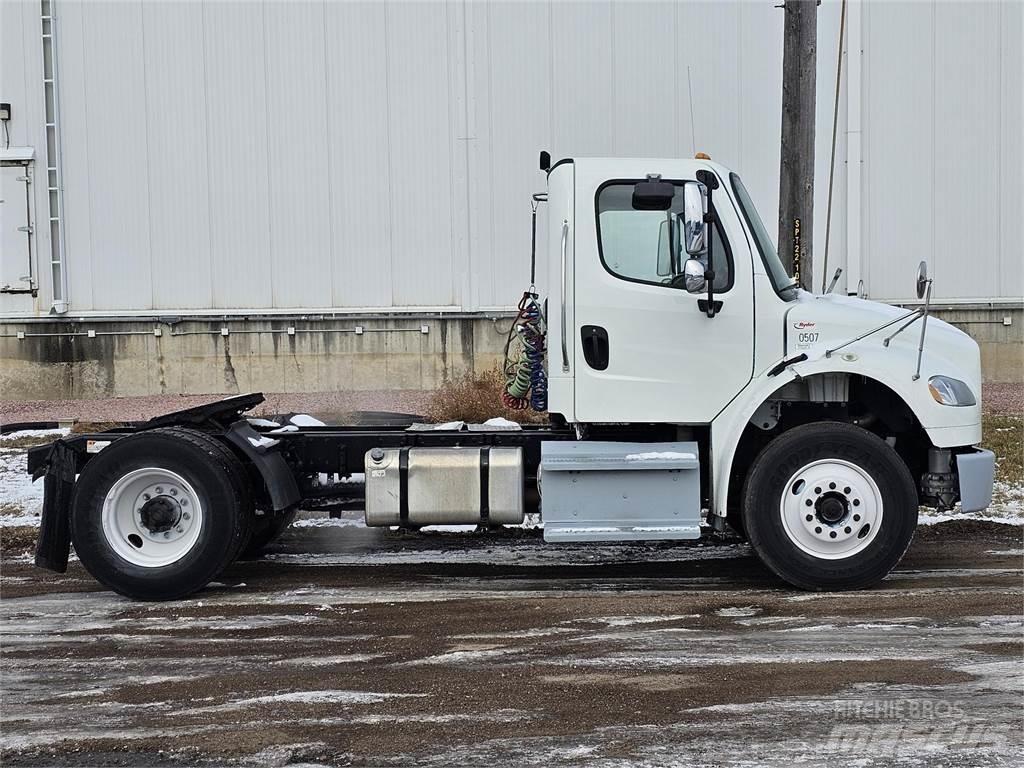 Freightliner M2 106 Седельные тягачи