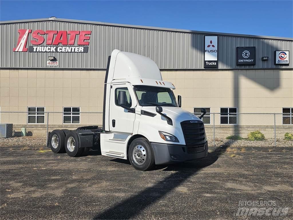 Freightliner PE116 Седельные тягачи