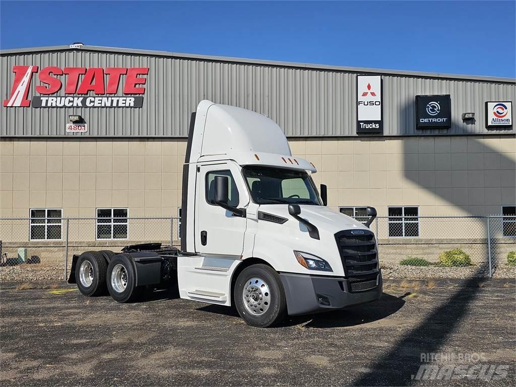 Freightliner PE116DC Седельные тягачи