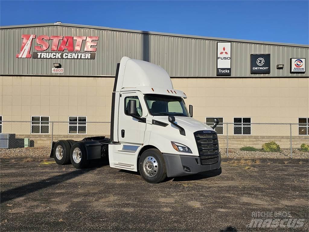 Freightliner PE116DC Седельные тягачи