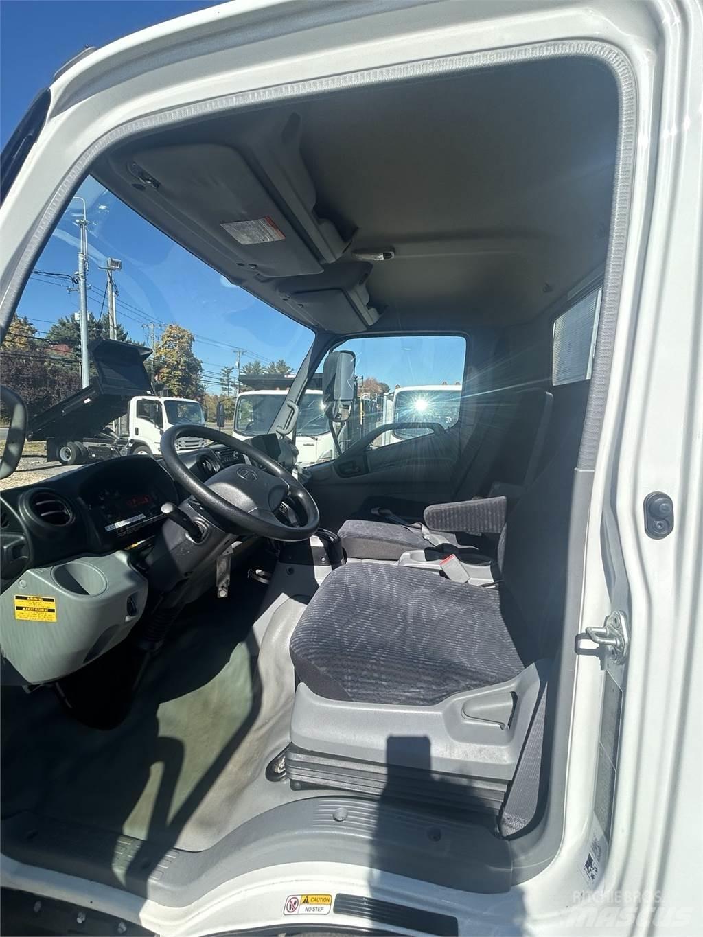 Hino 155 Специальные грузовики