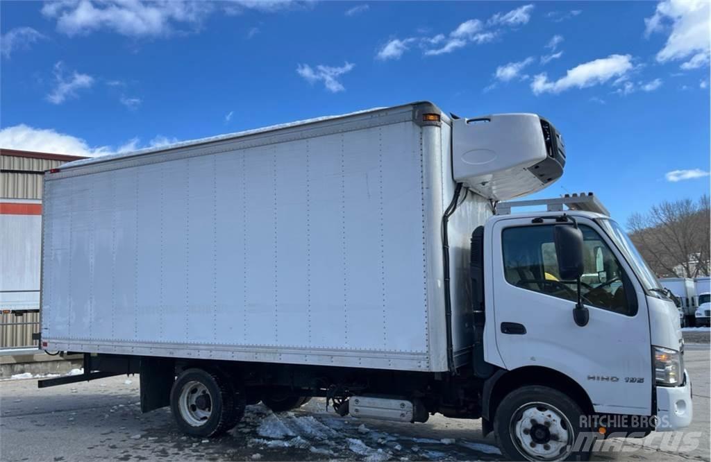 Hino 195 Грузовики-Фургоны