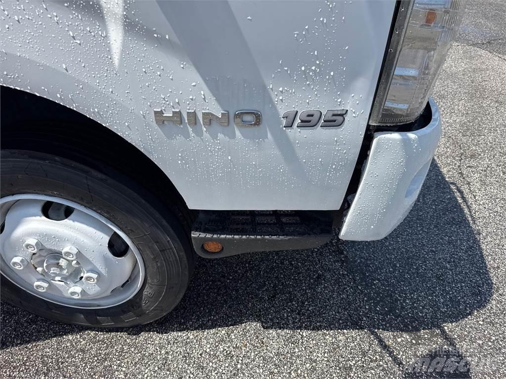 Hino 195 Грузовики-Фургоны