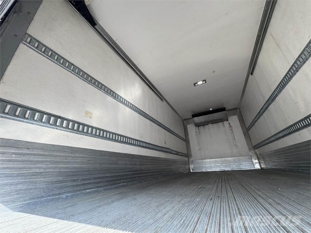 Hino 268 Грузовики-Фургоны