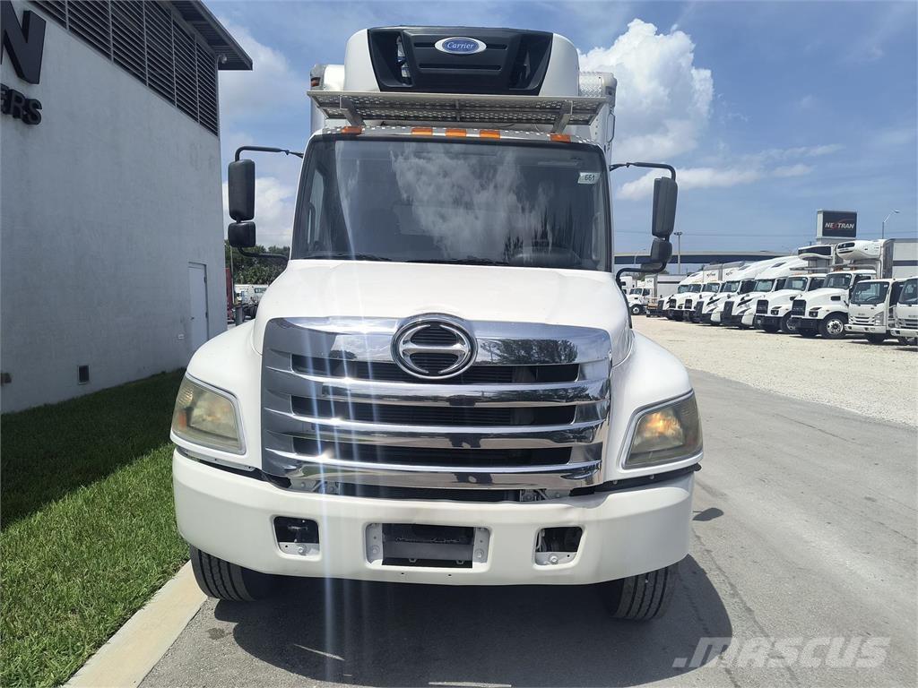 Hino 268 Грузовики-Фургоны