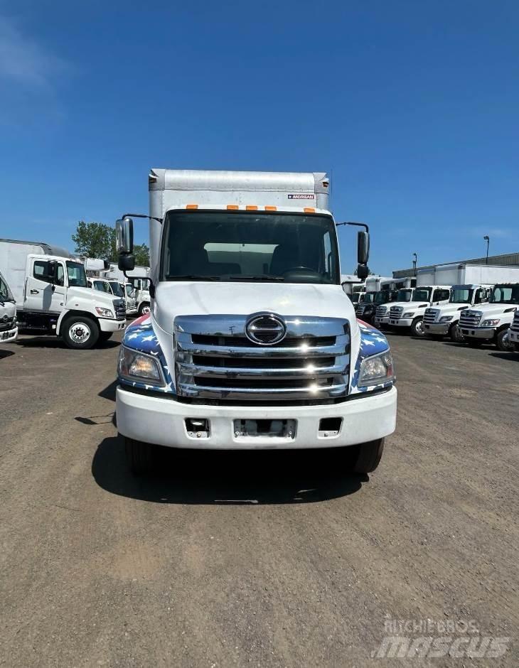 Hino 268 Грузовики-Фургоны
