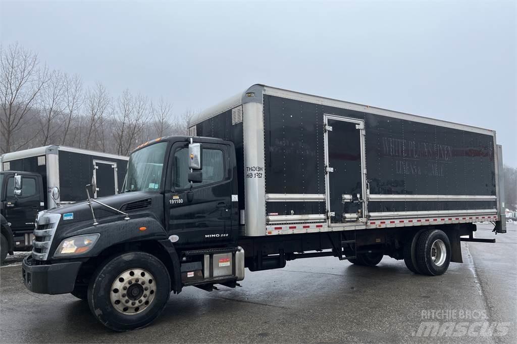 Hino 268A Грузовики-Фургоны