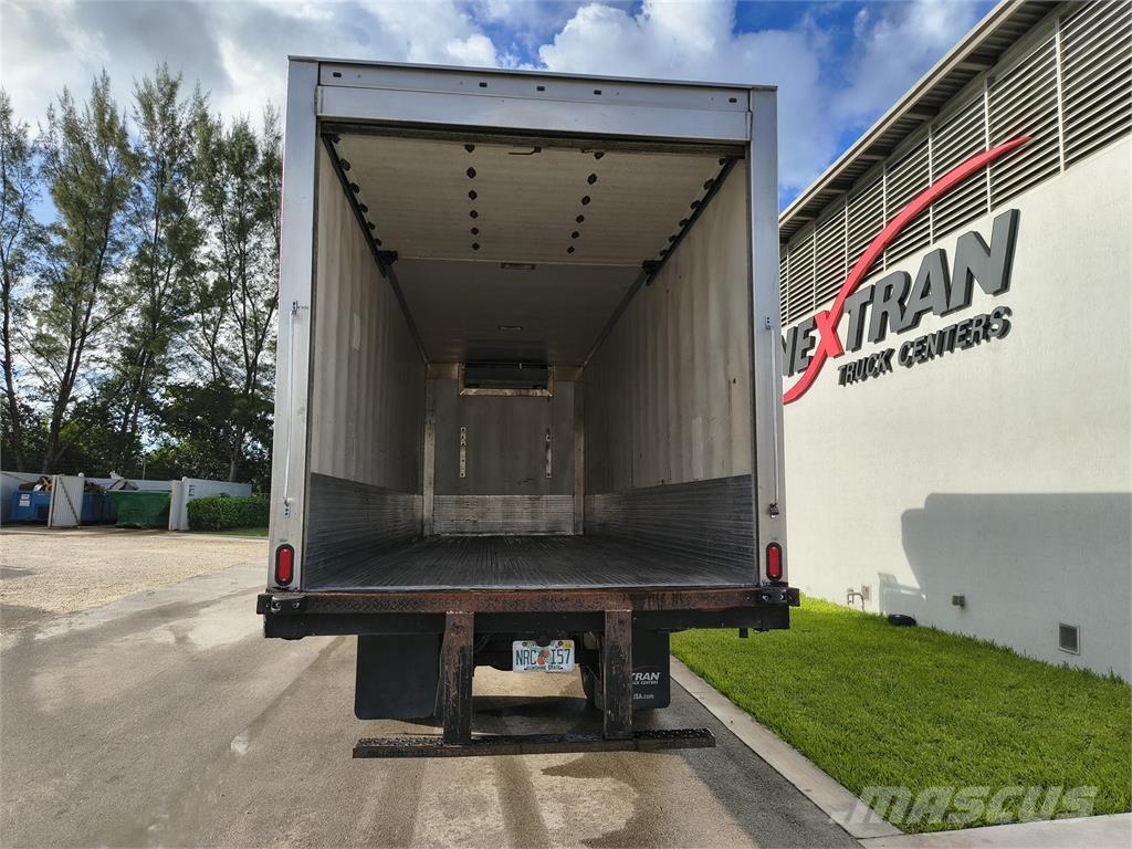 Hino 268A Грузовики-Фургоны