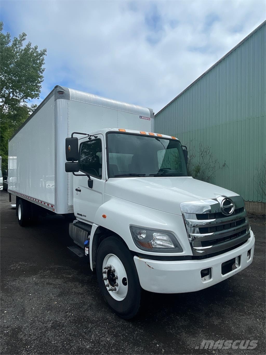 Hino 268A Грузовики-Фургоны