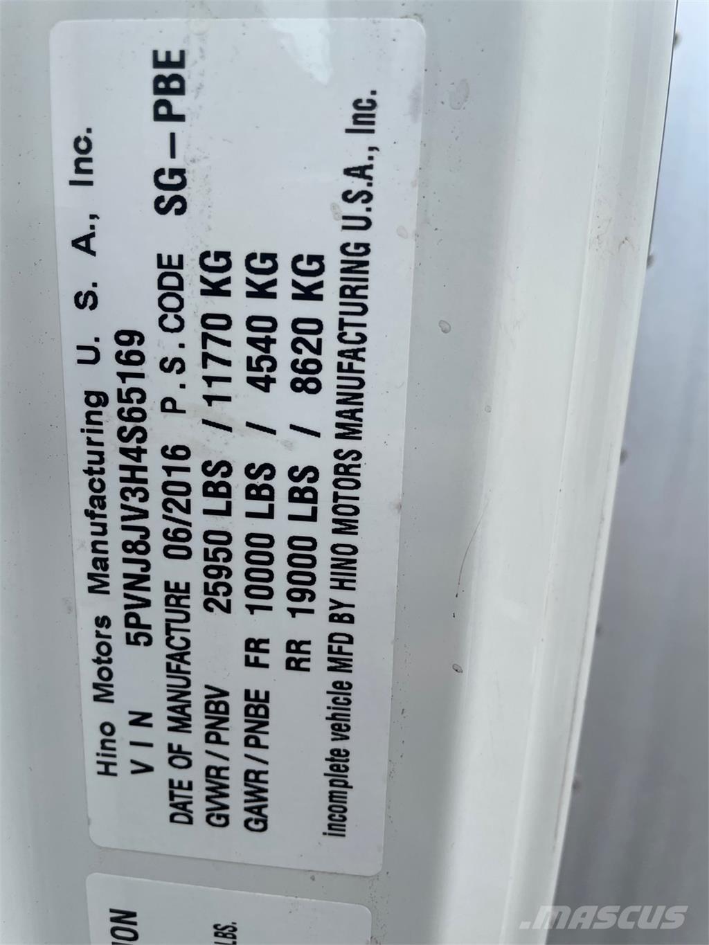 Hino 268A Грузовики-Фургоны