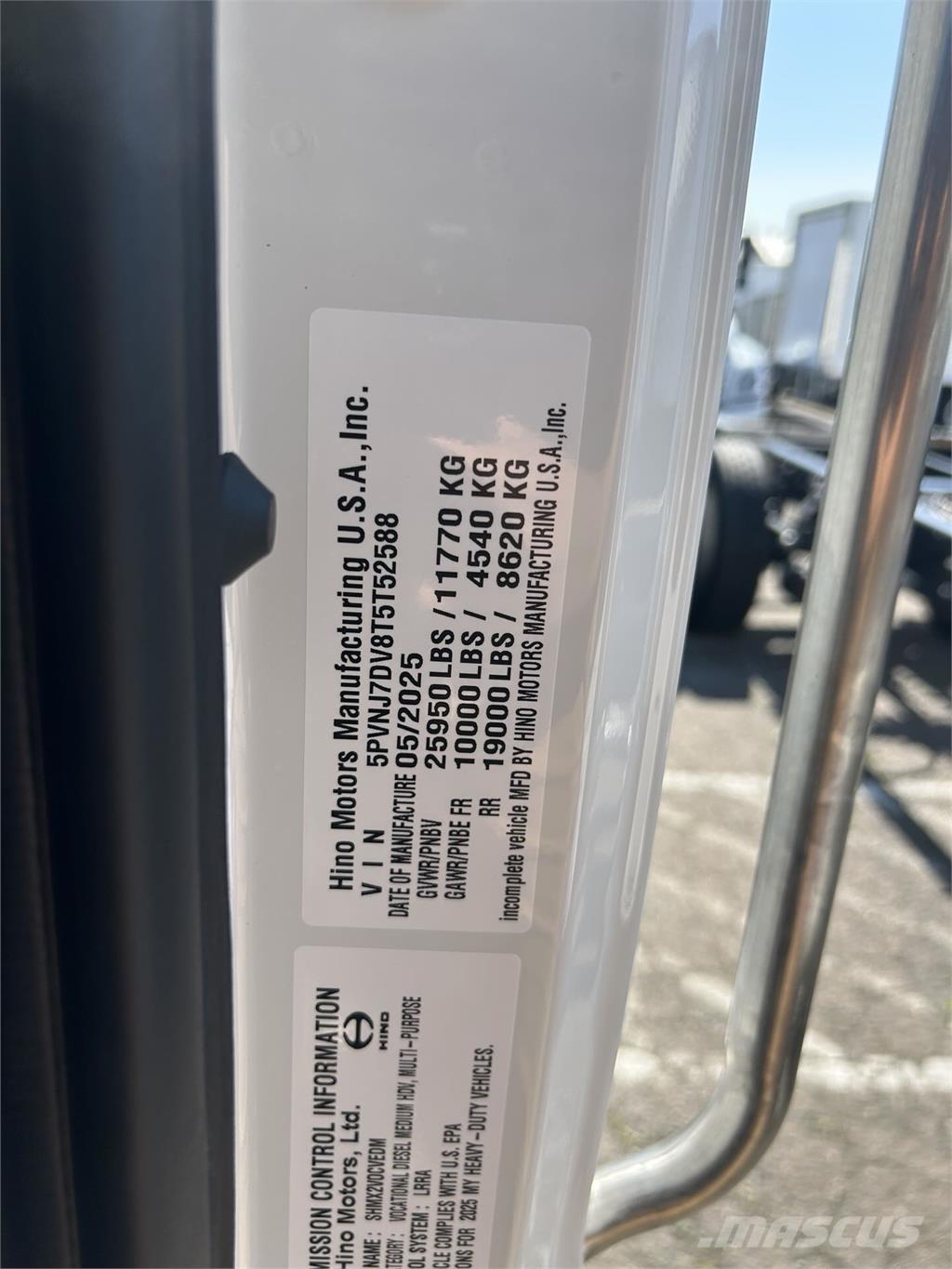 Hino L6 Грузовики-Фургоны