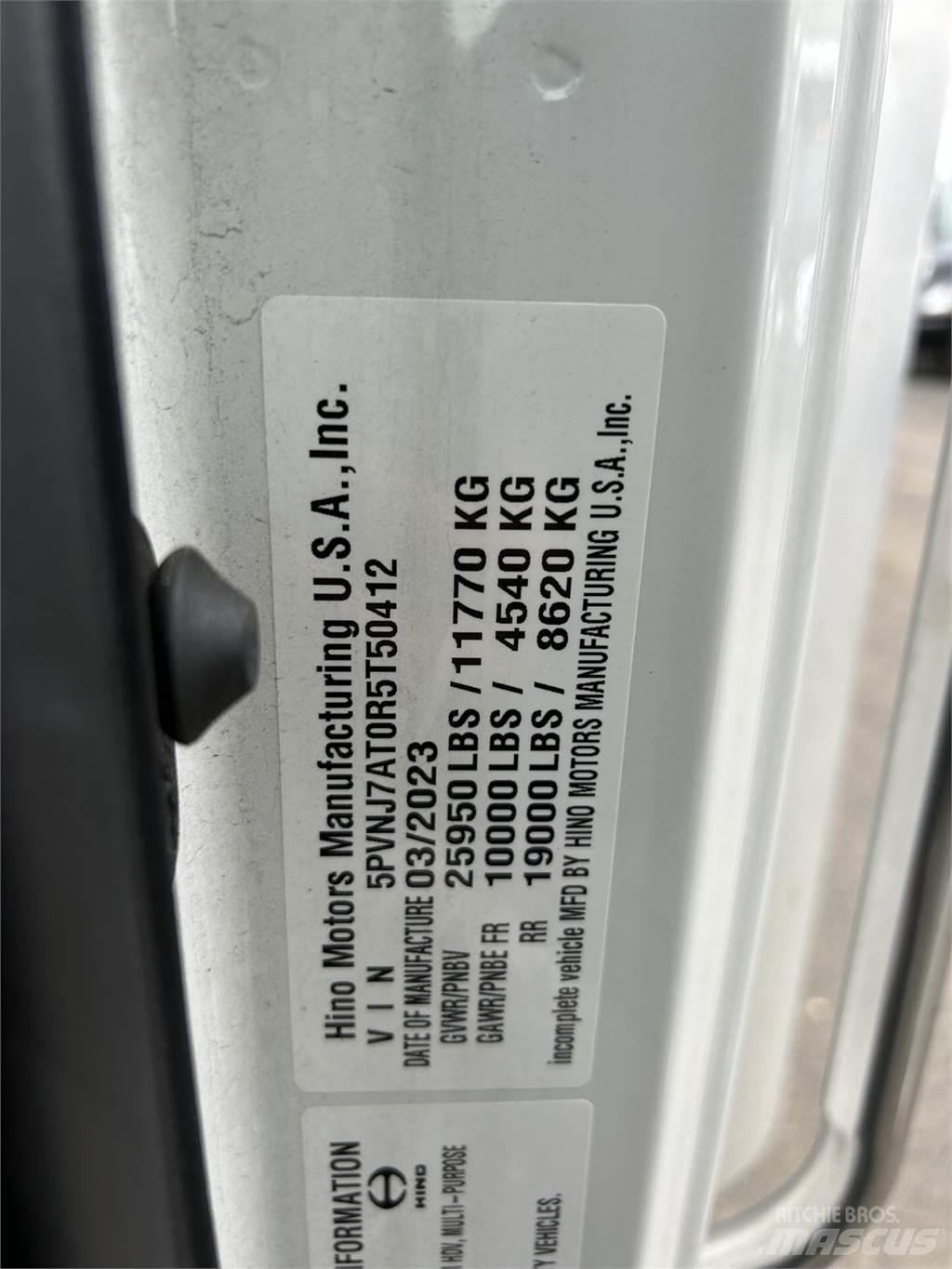 Hino L6 Грузовики-Фургоны