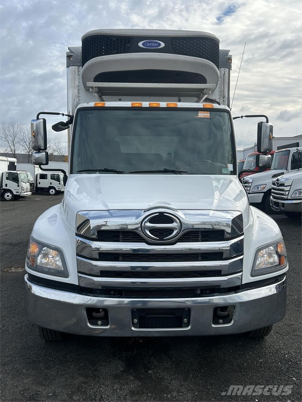 Hino L6 Грузовики-Фургоны