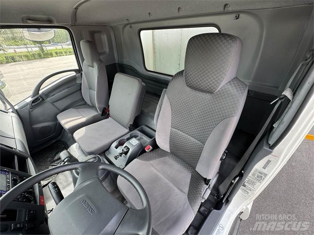 Isuzu FTR Грузовики-Фургоны